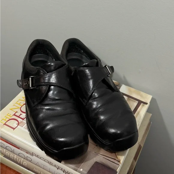 Teva Men’s Black Leather Loafers size 7 1/2 - Picture 1 of 16